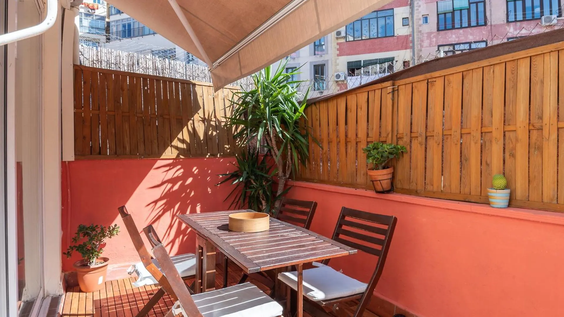 公寓 Spacious & Sunny Apt With Terrace In The City Center 巴塞罗那 西班牙