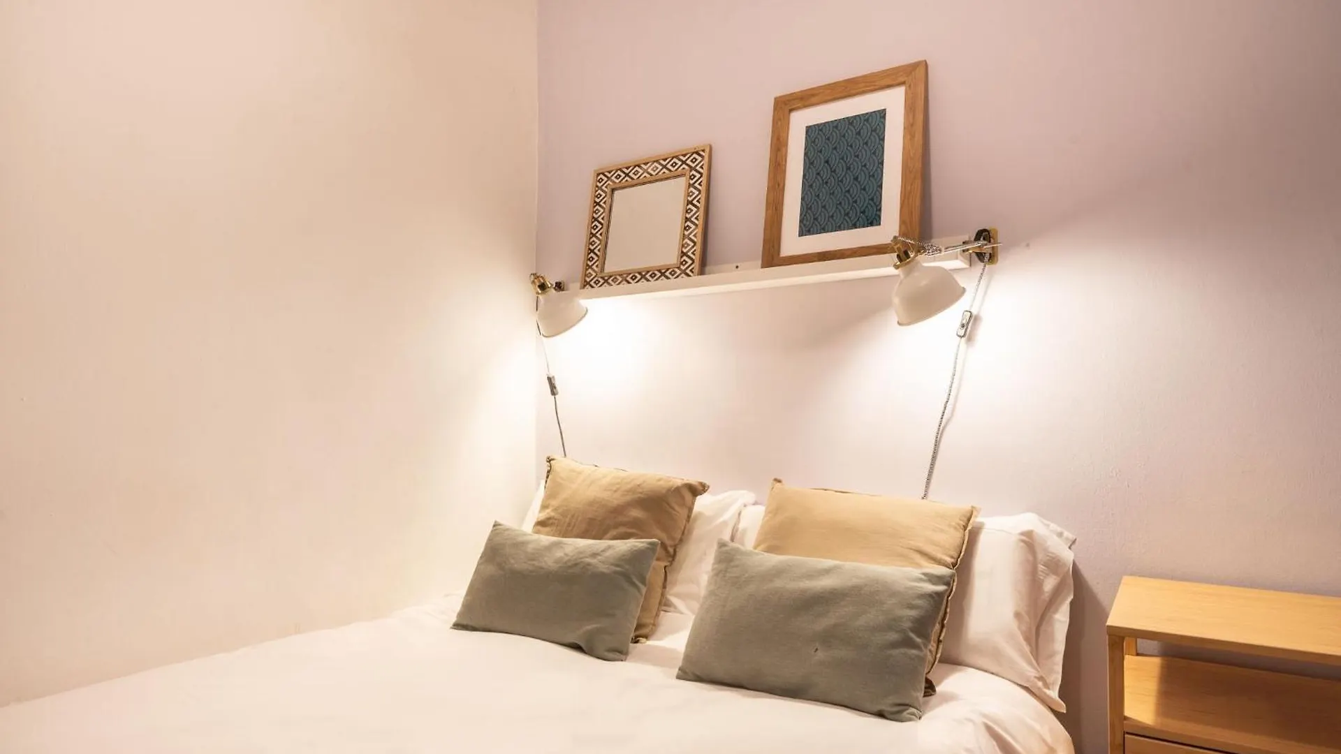 Spacious & Sunny Apt With Terrace In The City Center 巴塞罗那 公寓