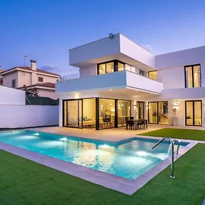 chalet-con-piscina-spa-jardin-y-cancha-de-basket.es-andalucia.com/